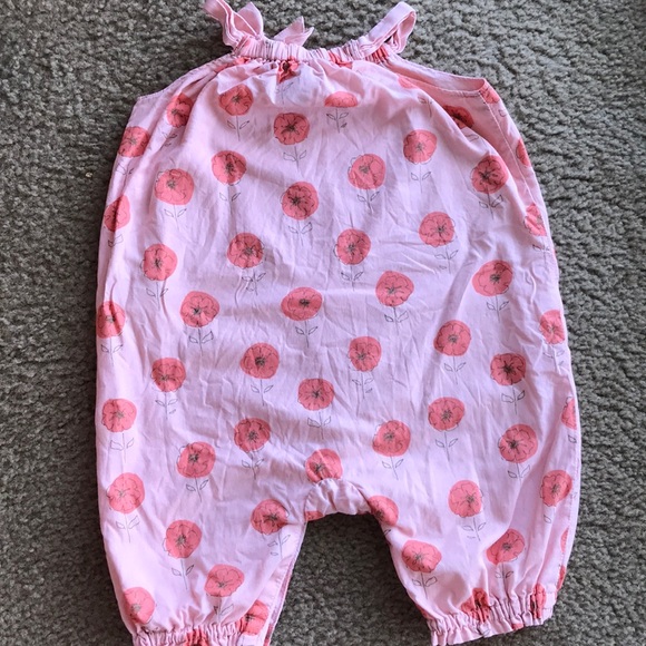 BabyGap girls floral onesie romper 6-12 months - Picture 2 of 7